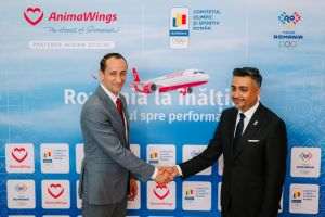 Mihai Covaliu, preşedintele COSR (stânga) şi Marius Pandel, CEO AnimaWings